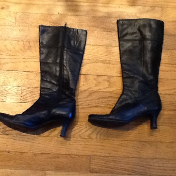 Kenneth Cole Reaction Kitten Heel Boots - Picture 7 of 7